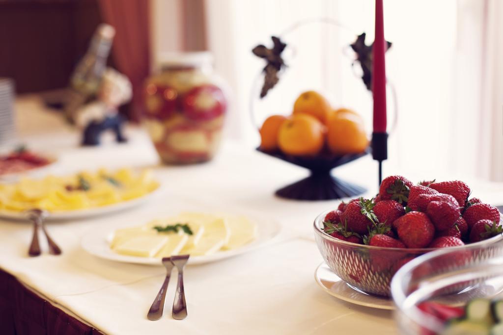 Napfeny Hotel ザラカロシュ エクステリア 写真