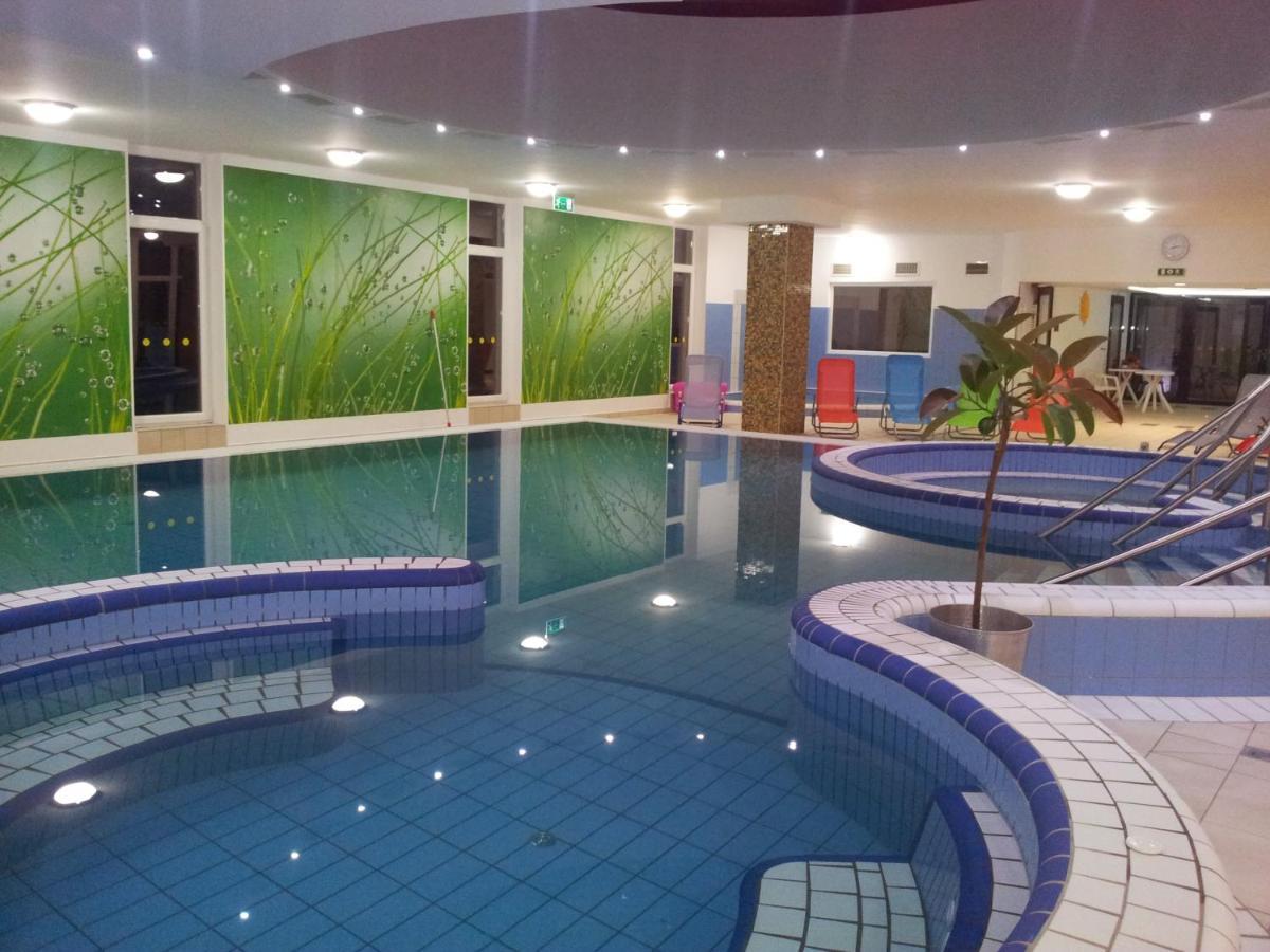 Napfeny Hotel ザラカロシュ エクステリア 写真