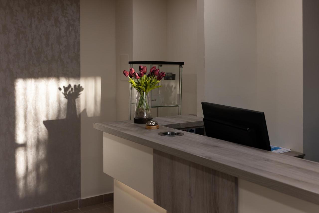 Napfeny Hotel ザラカロシュ エクステリア 写真