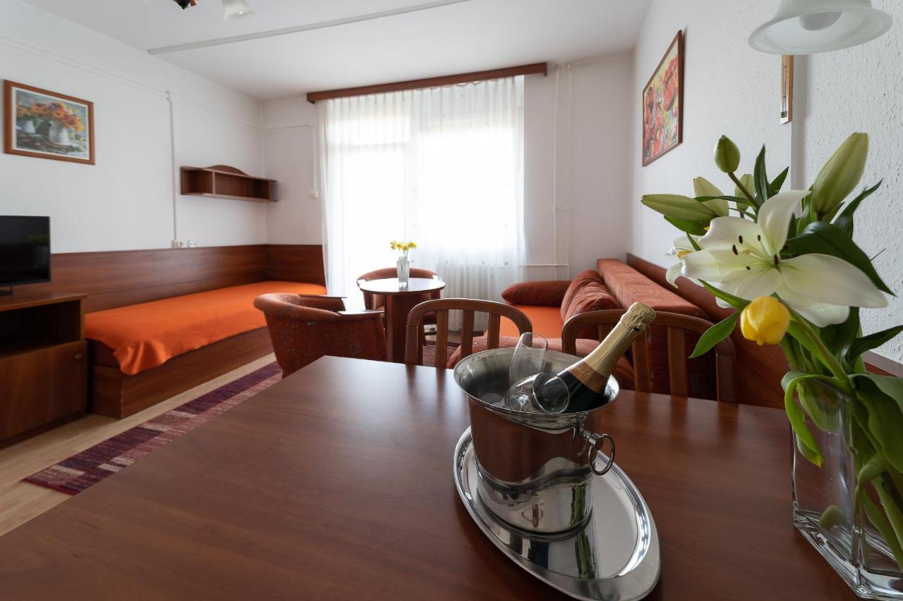 Napfeny Hotel ザラカロシュ エクステリア 写真