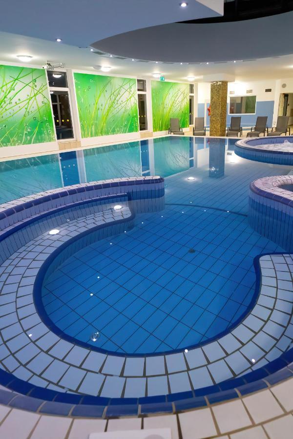 Napfeny Hotel ザラカロシュ エクステリア 写真