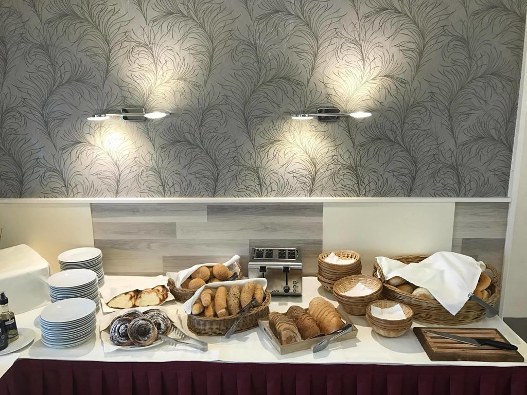 Napfeny Hotel ザラカロシュ エクステリア 写真